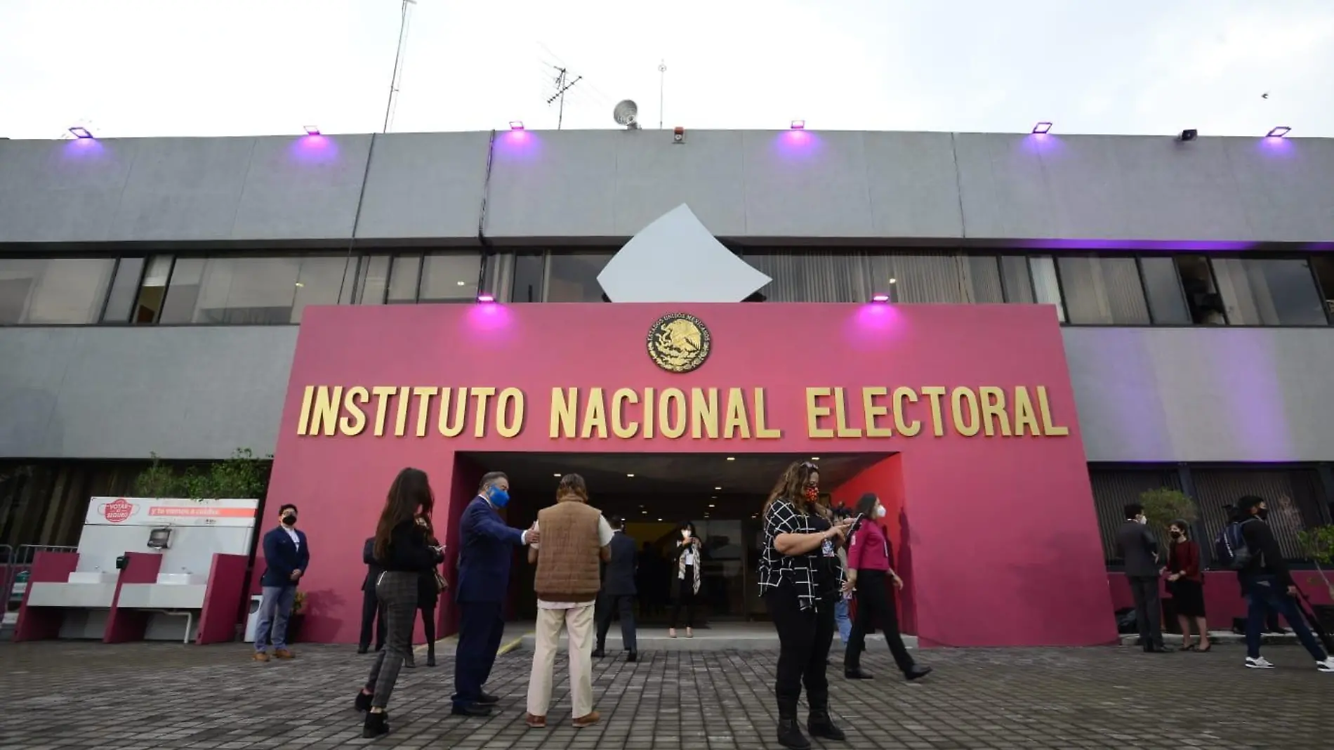 INE da banderazo a elecciones